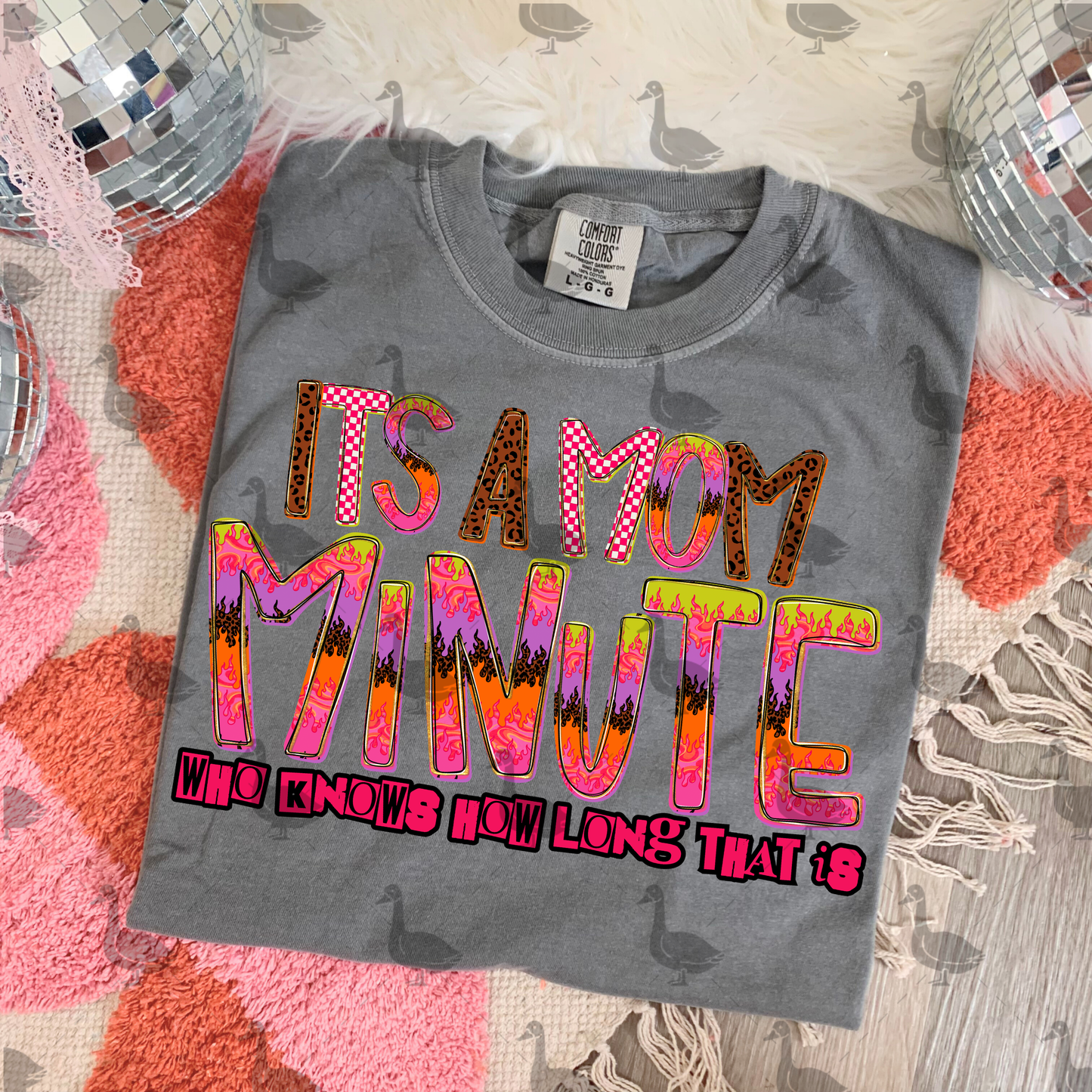 It’s A Mom Minute Who Knows Flames PNK